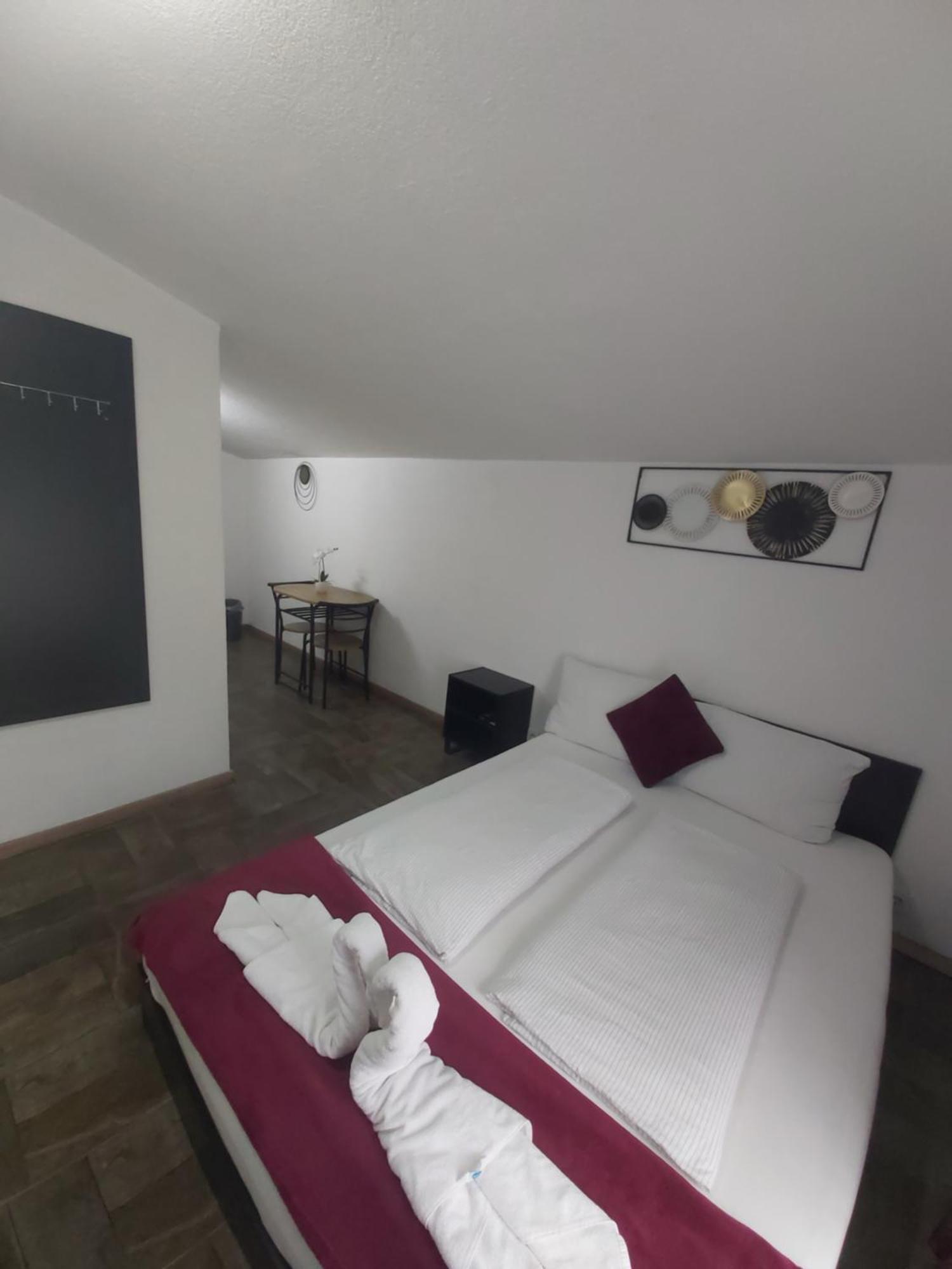 Panda Rooms 马里博尔 外观 照片